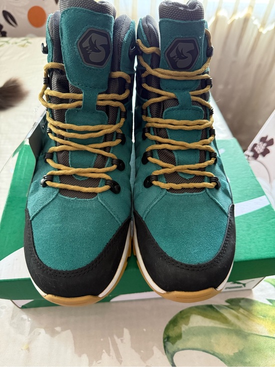 Foxelli Shoes - Men's Teal and Black Boat Shoes with Gold Laces